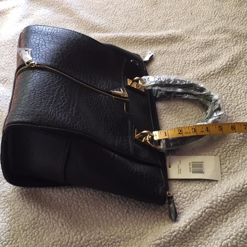Danielle Nicole Alexa Tote - Picture 10 of 11